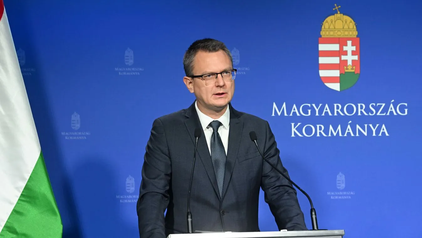 Rétvári Bence: azért büntetik Magyarországot, hogy álljon be a sorba, engedje be a migránsokat
