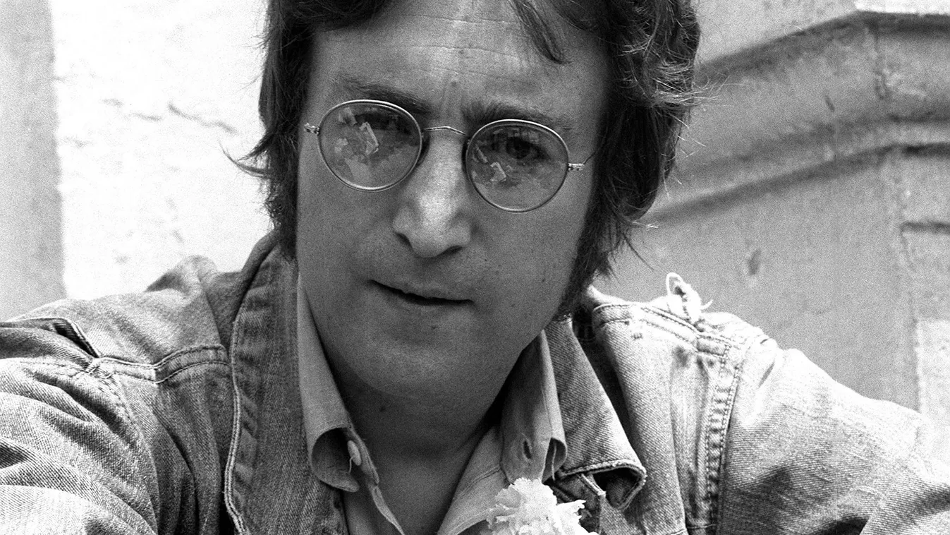 „Ó, ez egy villogó fény” - John Lennon UFO-t látott az erkélyéről, szerelme szólta el magát
