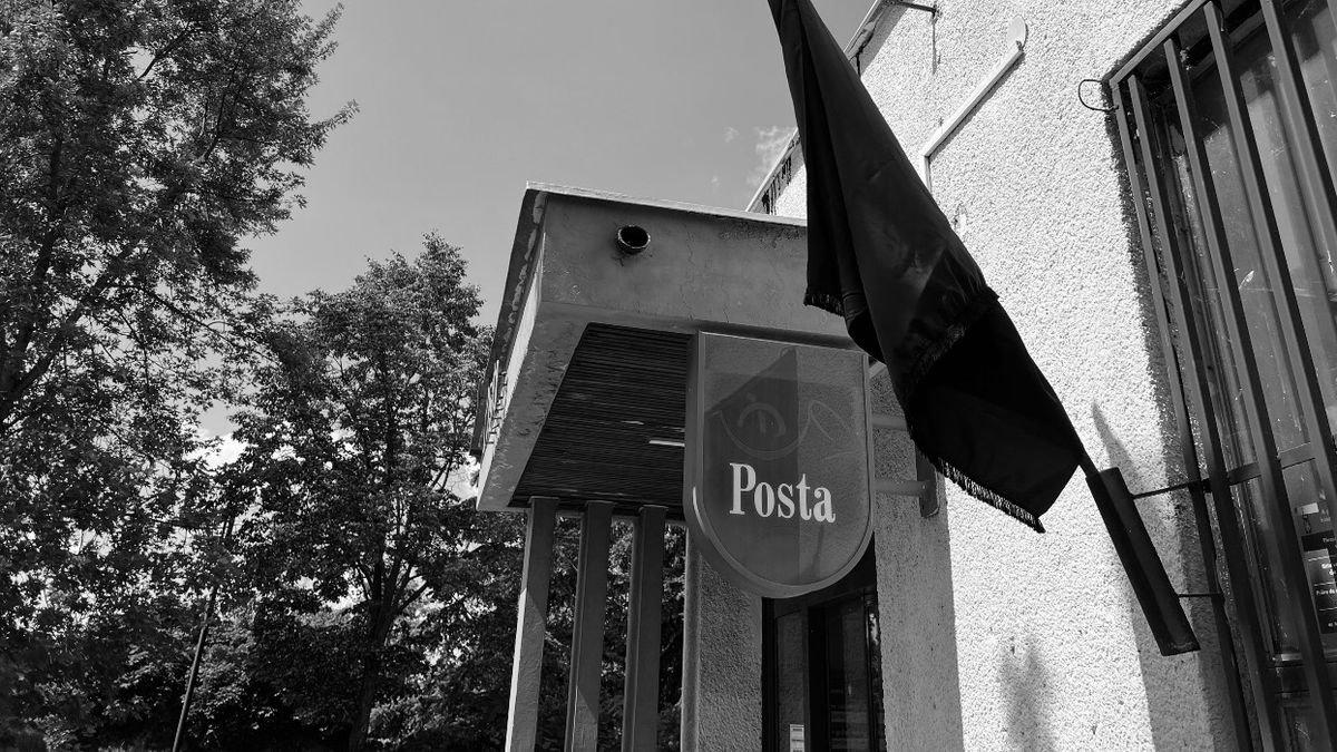 „Napi szinten hiányzik!” - már csaknem egy hónapja gyászolják a szanki postás Marikát