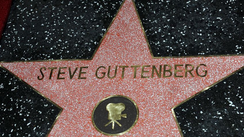 Steve Guttenberg 66 éves lett