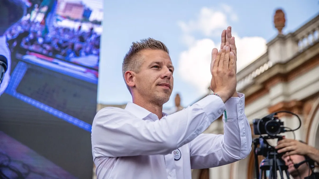 Lopás és garázdaság lehet a vád: ezért bújik mentelmi joga mögé Magyar Péter