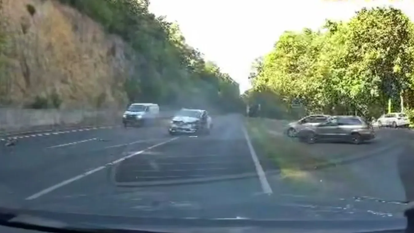 Brutális baleset a Mecsekben: hátborzongató videón a borzalmas ütközés