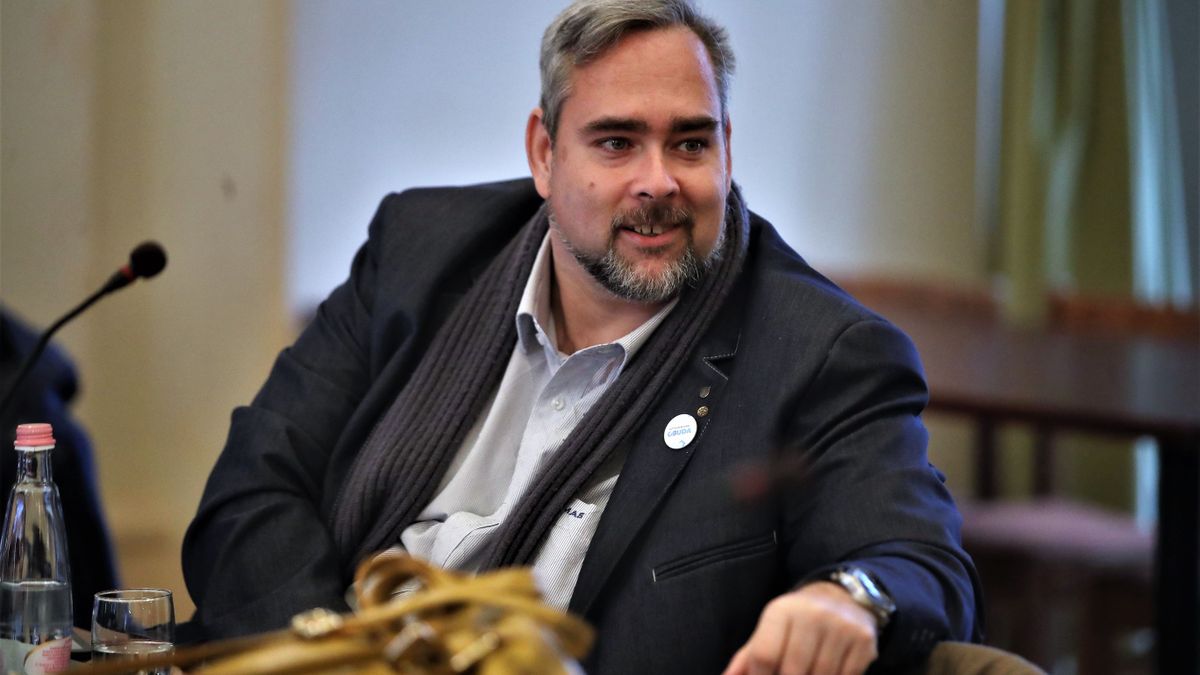 „Főnöknek” hívták az óbudai polgármestert a korrupciós ügy szereplői