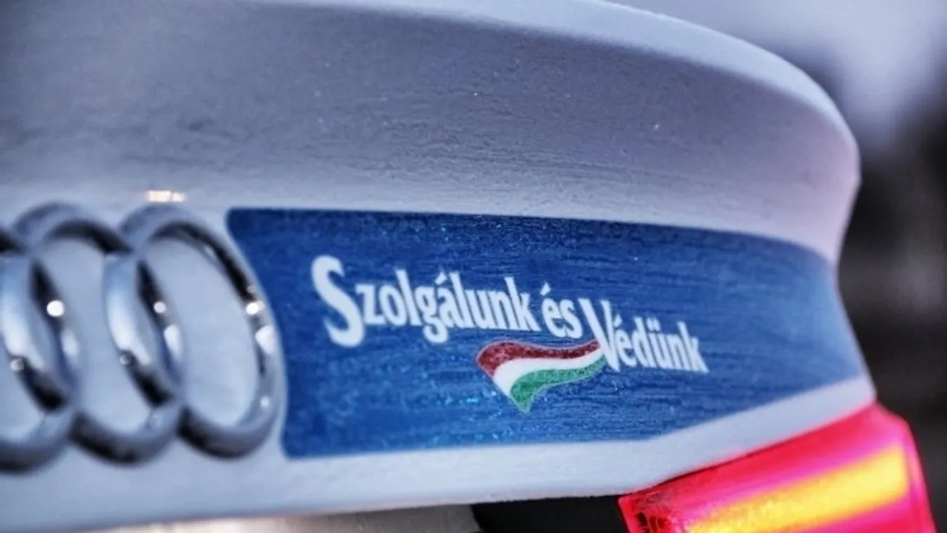 Most jött: brutális tömegkarambol Budapesten, most mentenek, akadozik a tömegközlekedés