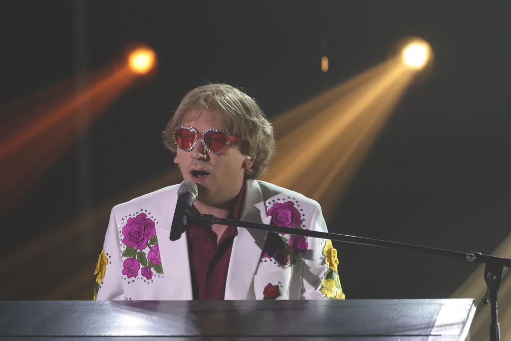 vastag tamás, vastag tomi mint elton john sztárban sztár all stars