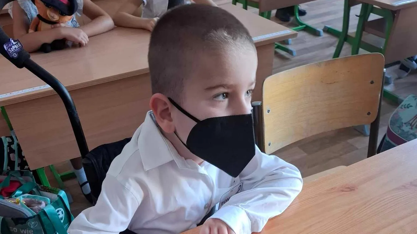 "Nem jött ki hang a torkomon, csak megöleltem" - Így telt kis hőseink első napja az iskolában