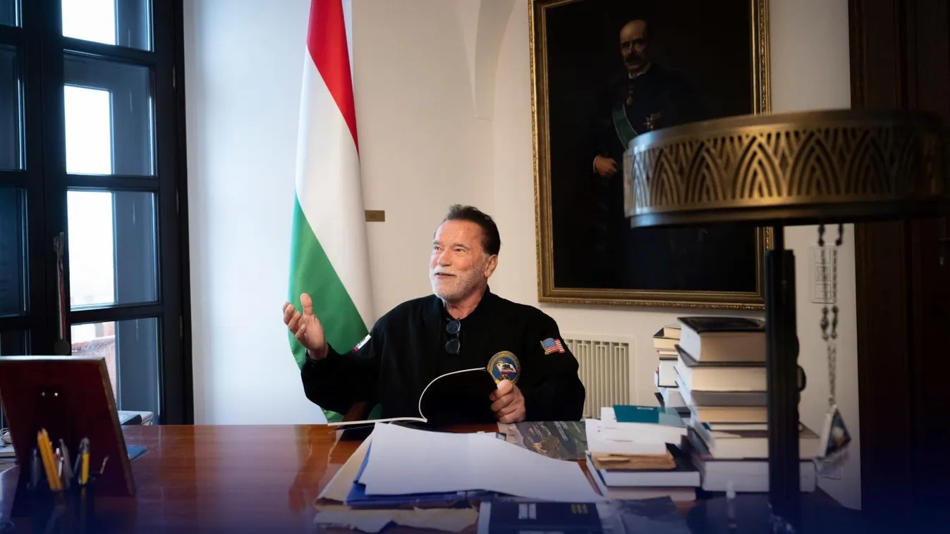 "Csak a kezdet" - Orbán Viktor szobájában Arnold Schwarzenegger tűnt fel