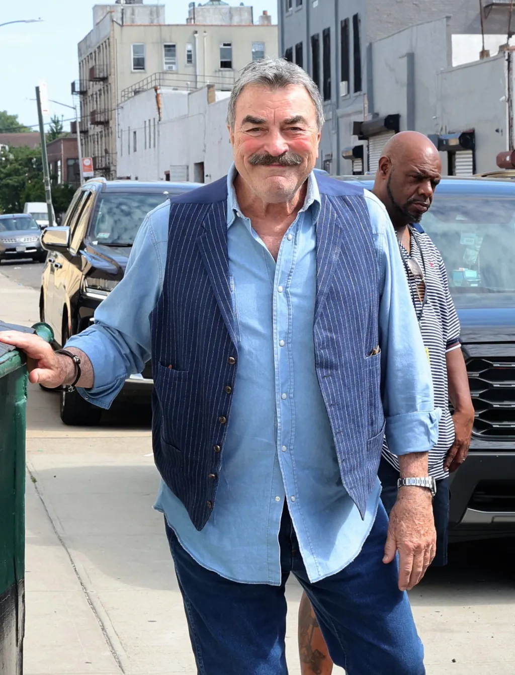 A 79 éves Tom Selleck világokkal távol van a 80-as évek fénykorától