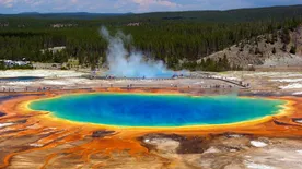 Turisták tönkretették a Yellowstone Nemzeti Park leghíresebb látványosságát