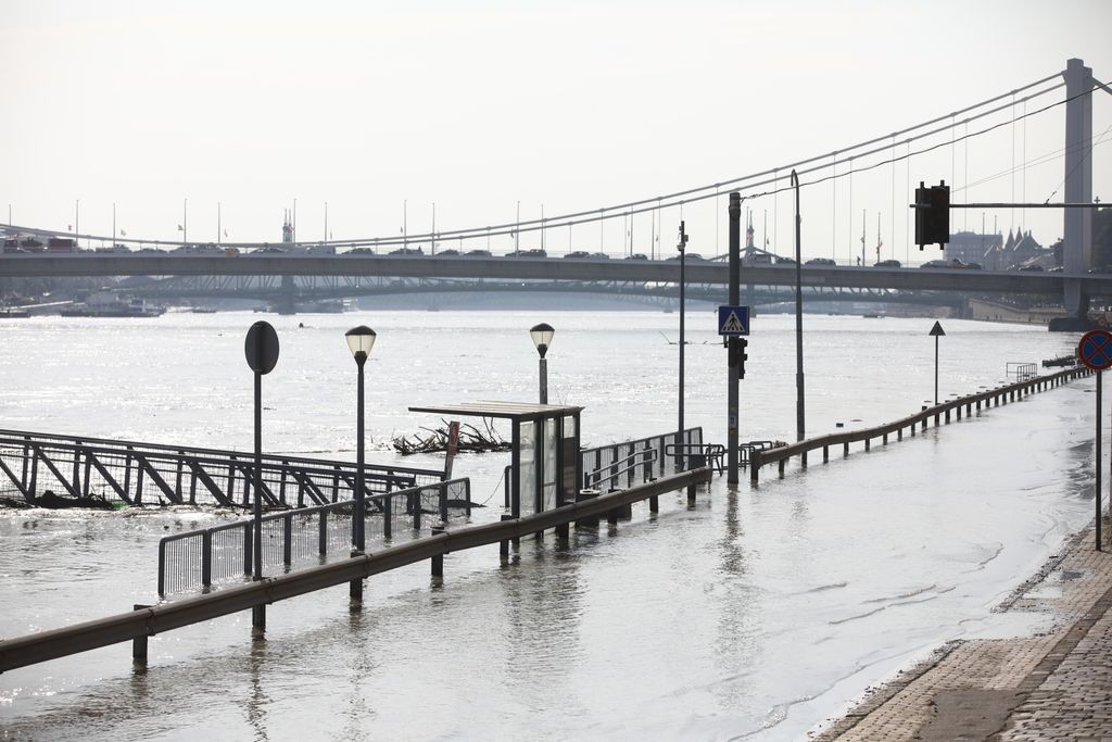 Fotókon a budapesti árvízhelyzet, ilyen magas már a Duna vízszintje