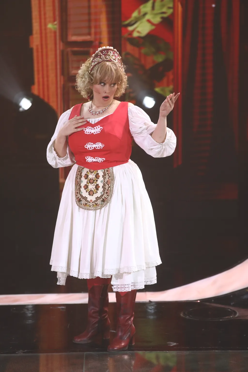 Király Linda, mint Oszvald Marika