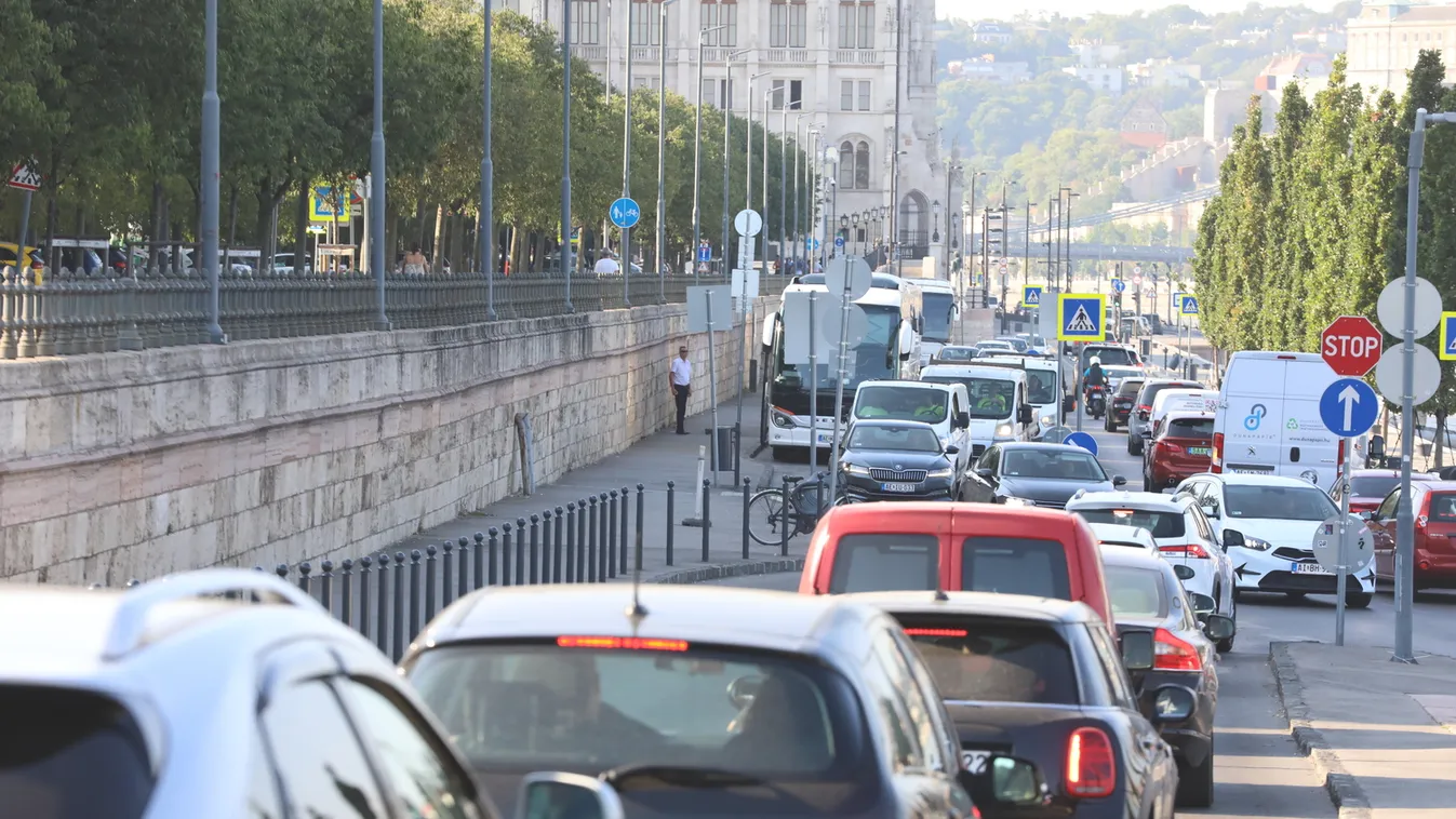 Káoszba fulladt az iskolakezdés Budapesten