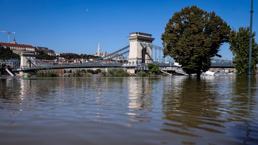 Pár óra alatt máris nagyot csökkent az árvíz Budapesten