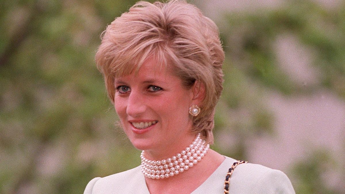 Kate Middleton Receives Princess Diana's engagement Ring