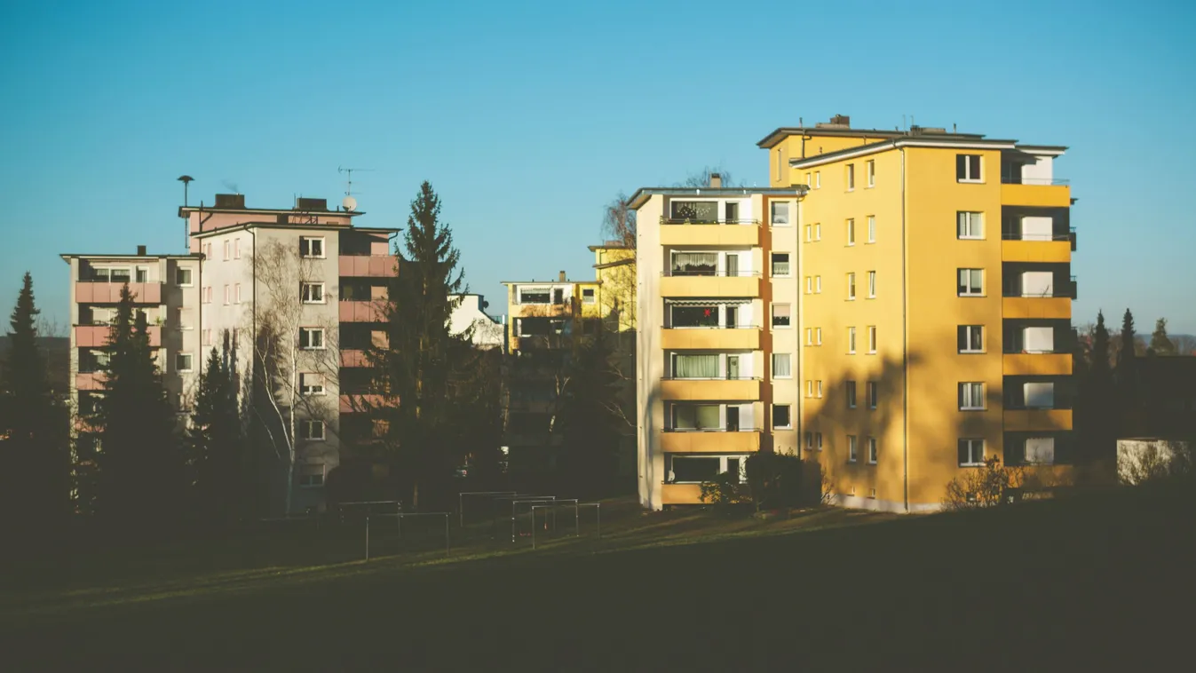 Most kaptuk a borzalmas hírt: kizuhant a negyedikről egy 4 éves kislány