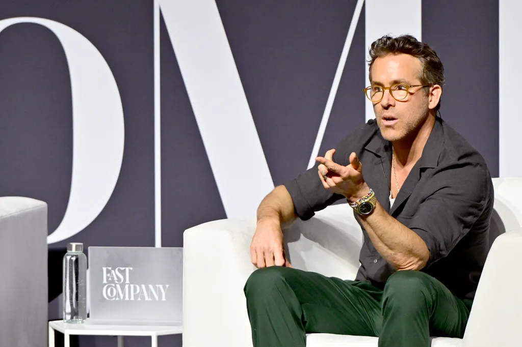 Ryan Reynolds-nak saját producer irodája van, olyan filmeket készített, mint a nagy sikerű Deadpool (Eugene Gologursky)