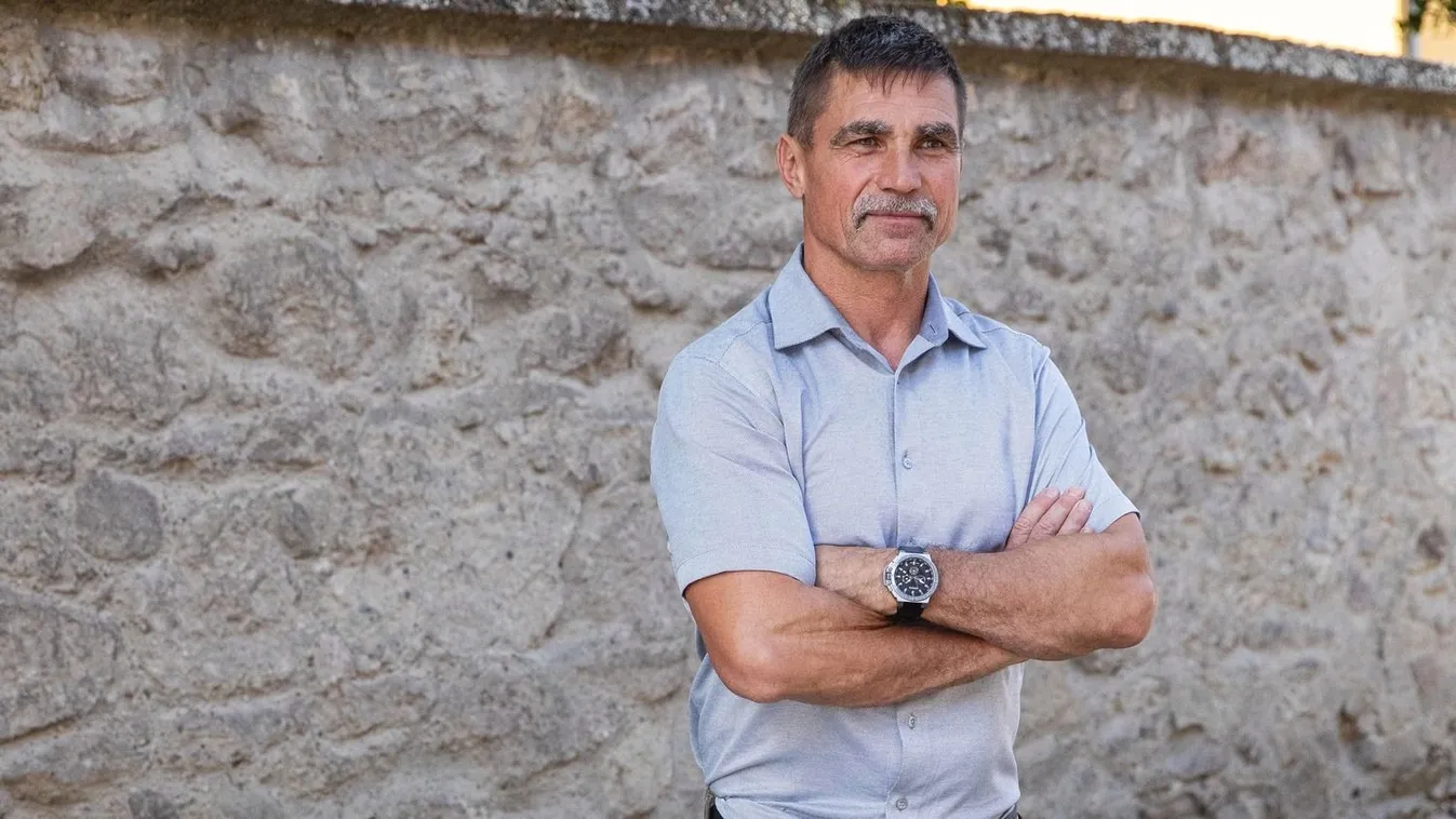 „Tudja, hogy nem hibázhat” – Ambrus Attila édesanyjához fűző kapcsolatáról vallott