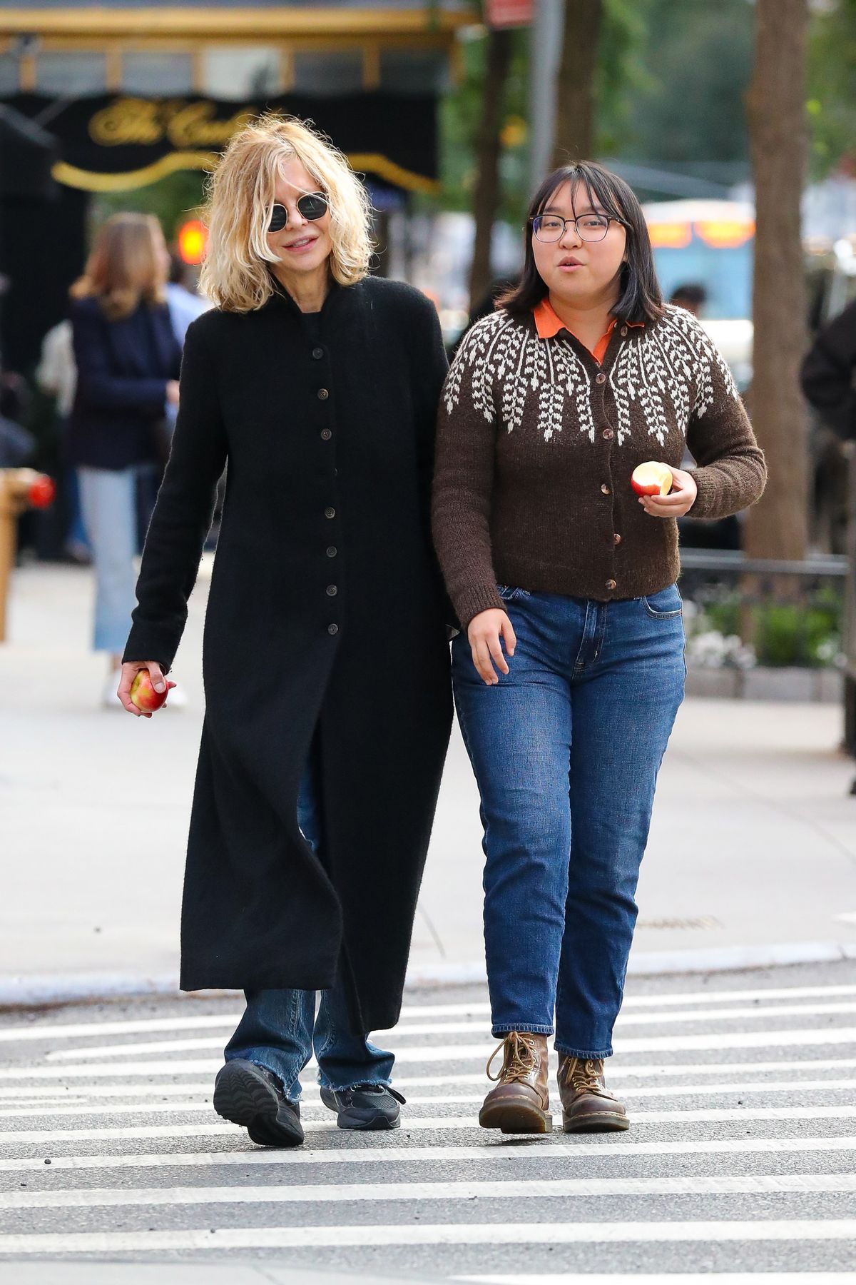 10/11/2024 EXCLUSIVE: Meg Ryan is Spotted on a Rare Outing With her Daughter in New York City