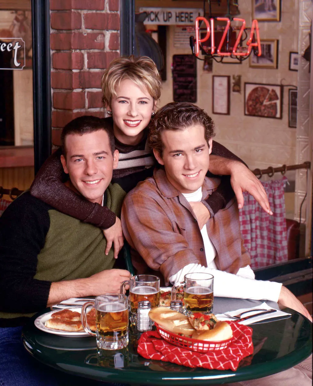 Ryan Reynolds karrierjét a "Két pasi és egy nő" című sitcom indította be igazán. (Fotó: 20th Century Fox TV.)