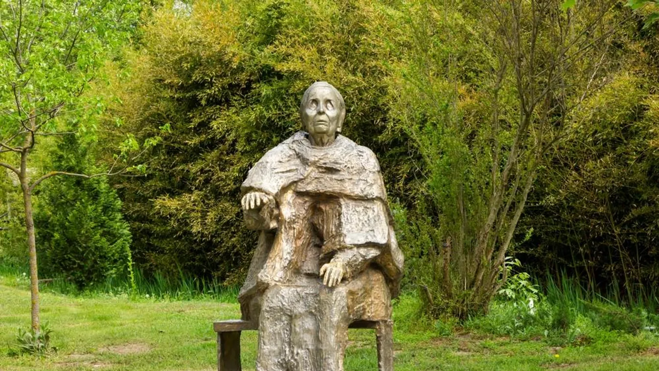 Turistalátványosság lett a híres jós, Baba Vanga otthona