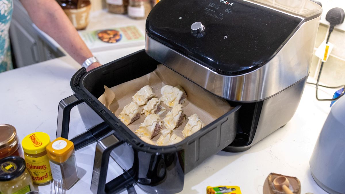 „I’m Making My Entire Christmas Dinner In An Air Fryer – I Get The Crispiest Roasties Ever”