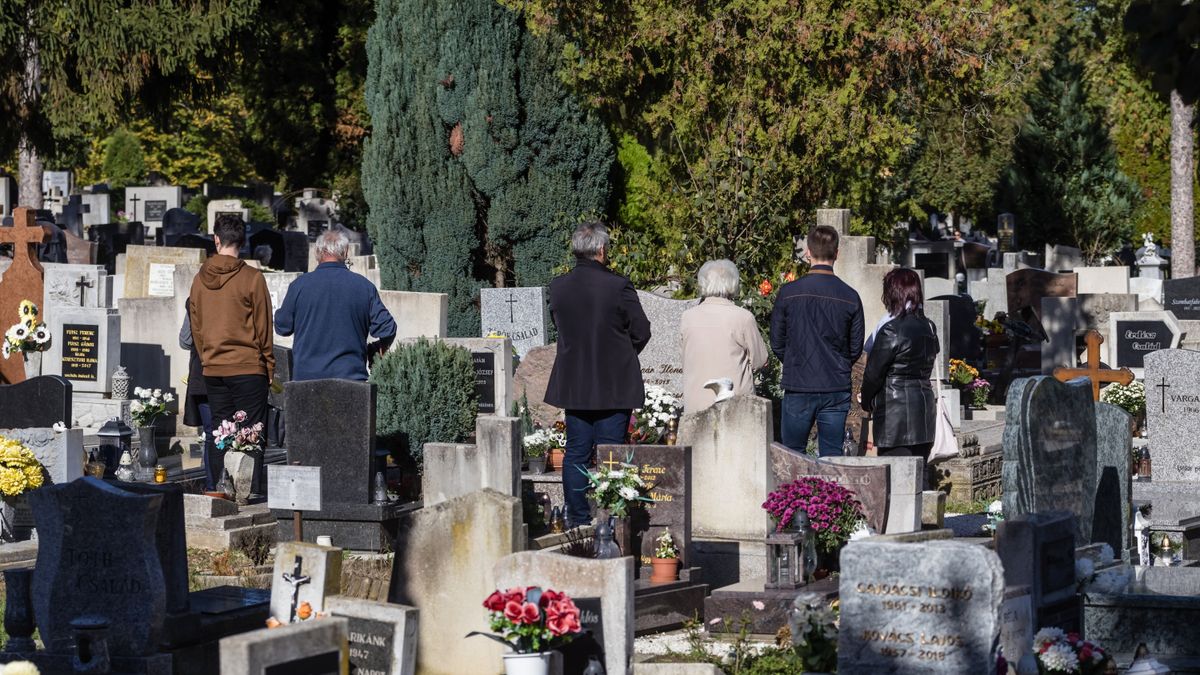 Fontos bejelentést tettek a magyar temetők Mindenszentek napjával kapcsolatban: ez mindenkit érint