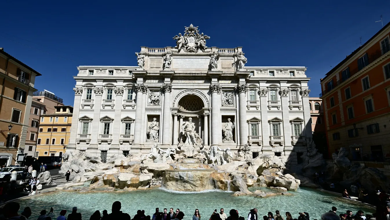 Felújítják a Trevi-kutat - Csalódottak a turisták