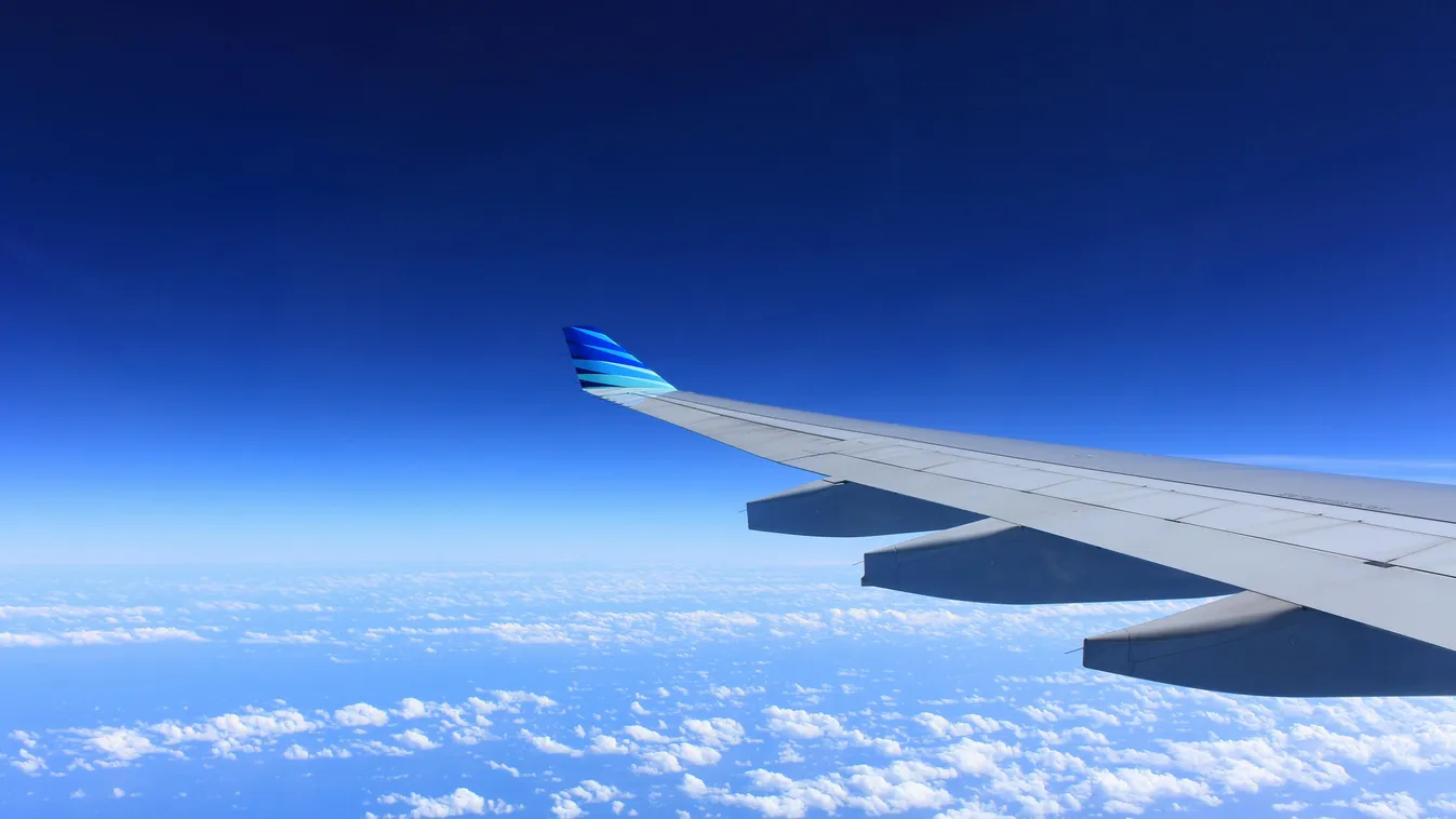 Tragédia a Ryanair járatán: holttest volt a fedélzeten, pánikba estek az utasok