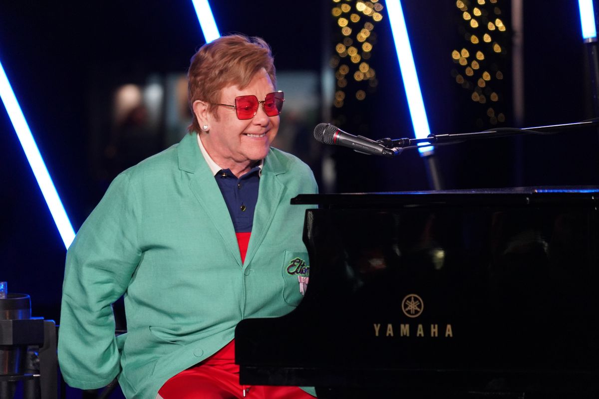 Elton John botrány