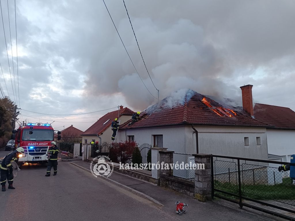 tűz, Pécs, lakás, elektromos tűz, villany