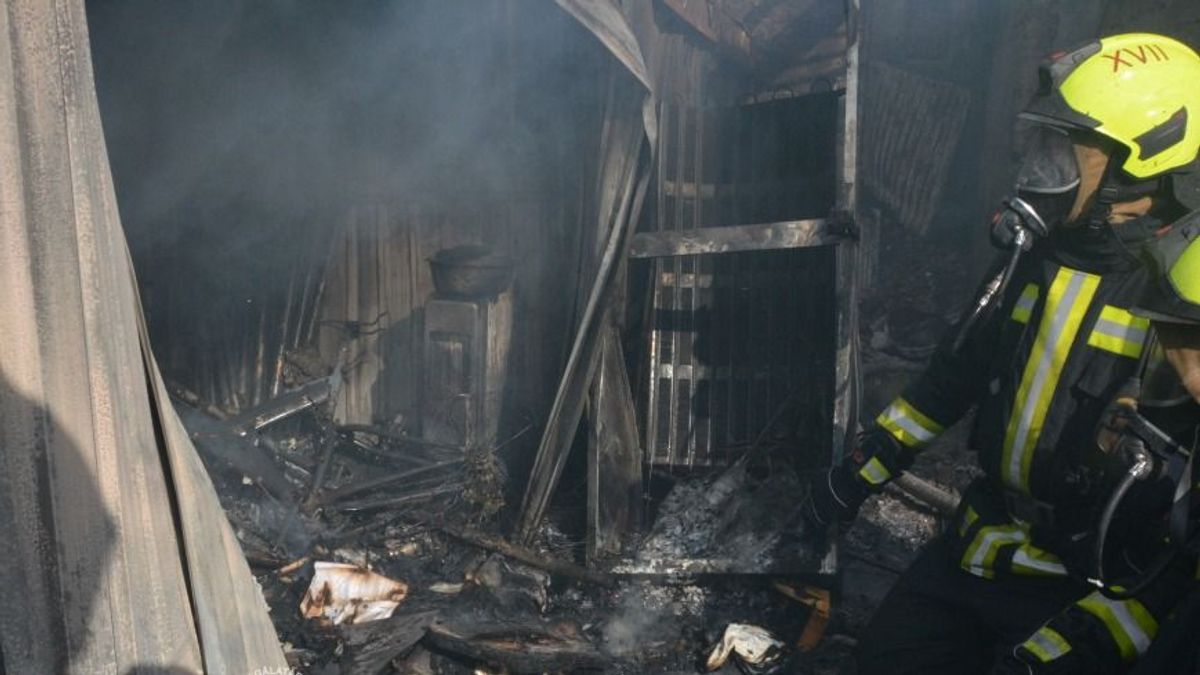 Brutális tűz Vecsésen: hős lakók mentették ki az idős asszonyt a lángoló házból