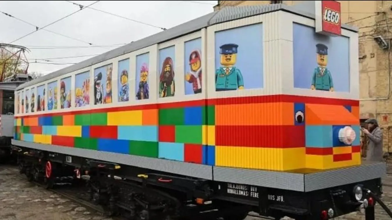 A világ legnagyobb Lego-villamosát állították ki ezen a budapesti helyszínen