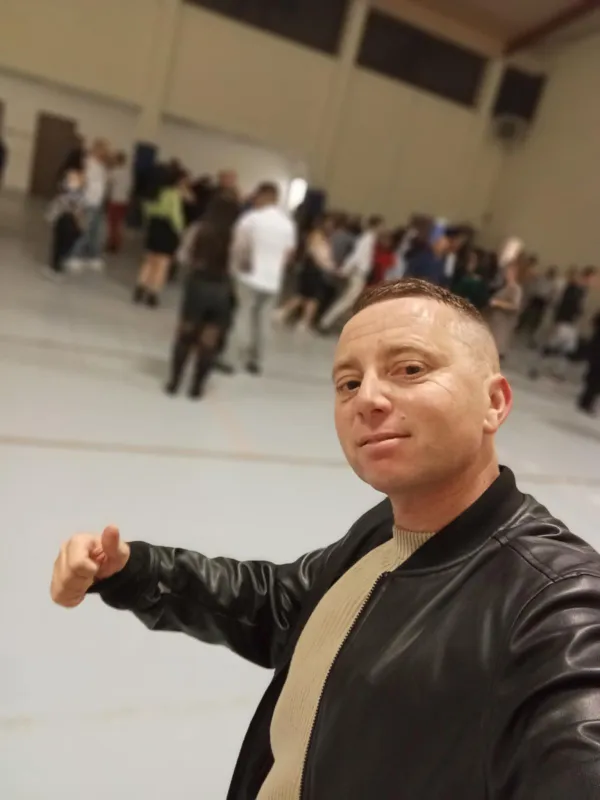 Siklós Csaba
transzplantált TikTok-sztár