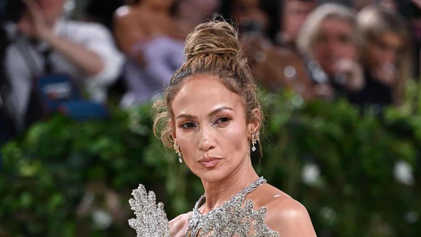 Elfelejtett melltartót venni: mindenét megmutatott Jennifer Lopez