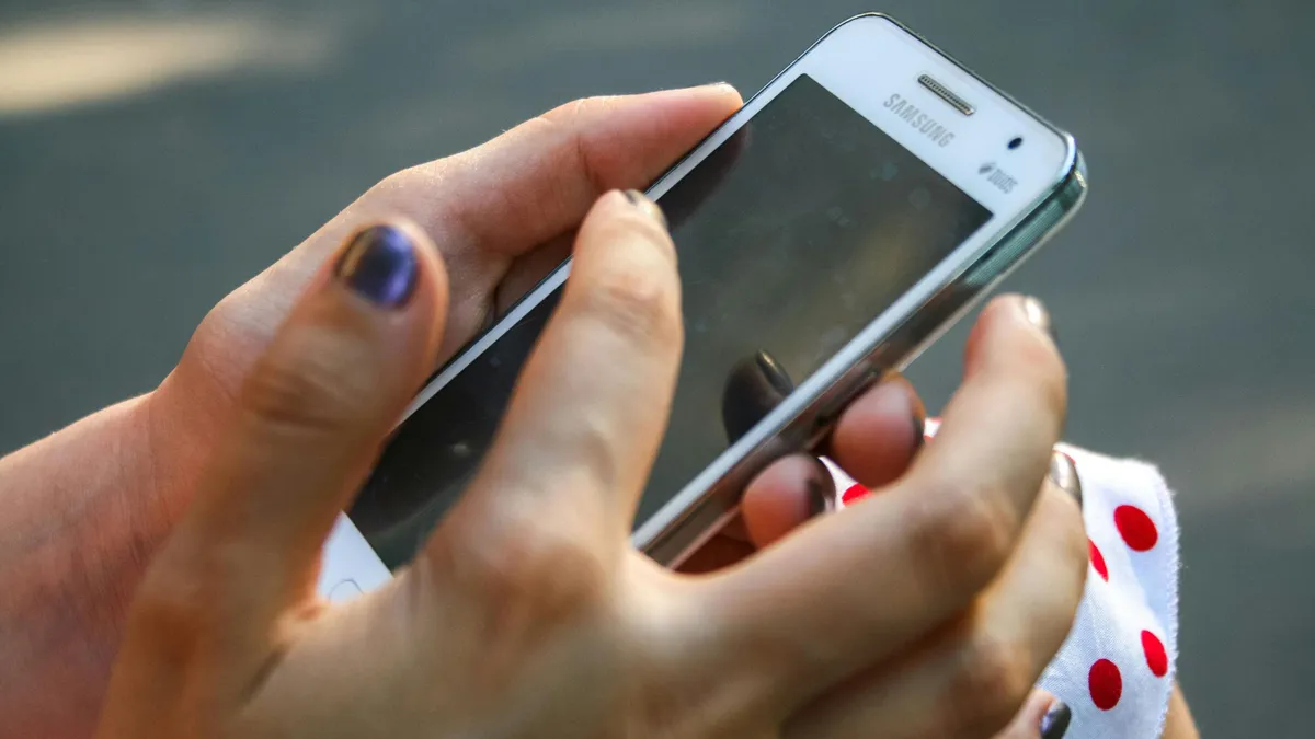 Sorra tűnnek el az üzenetek a Samsung okostelefonokról