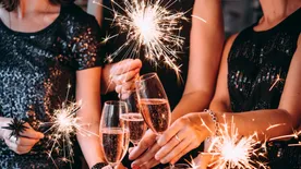 Szilveszteri szerencsehozó szokások a nagyvilágból