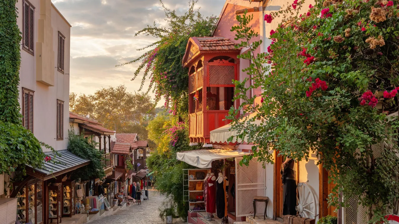 A török filmsztár útikalauza Antalya környékére