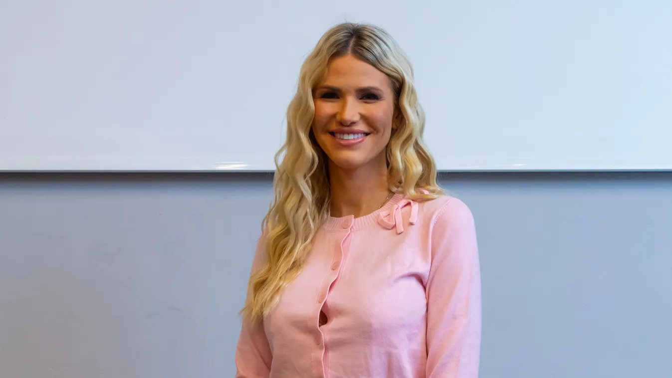 "Veled mindennap egy csoda!" – megmutatta kerekedő pocakját Vasvári Vivien