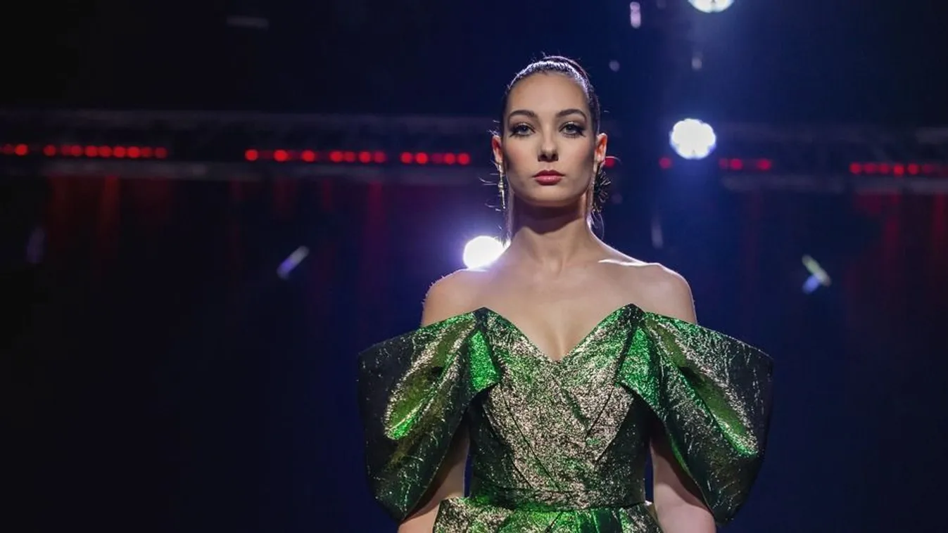 Érzéki fotó: hosszú, meztelen combokkal jelentkezett be Hunyadi Donatella