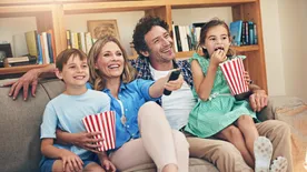 Karácsonyi filmmaraton – Ingyen nézhetjük meg a legjobb magyar filmeket