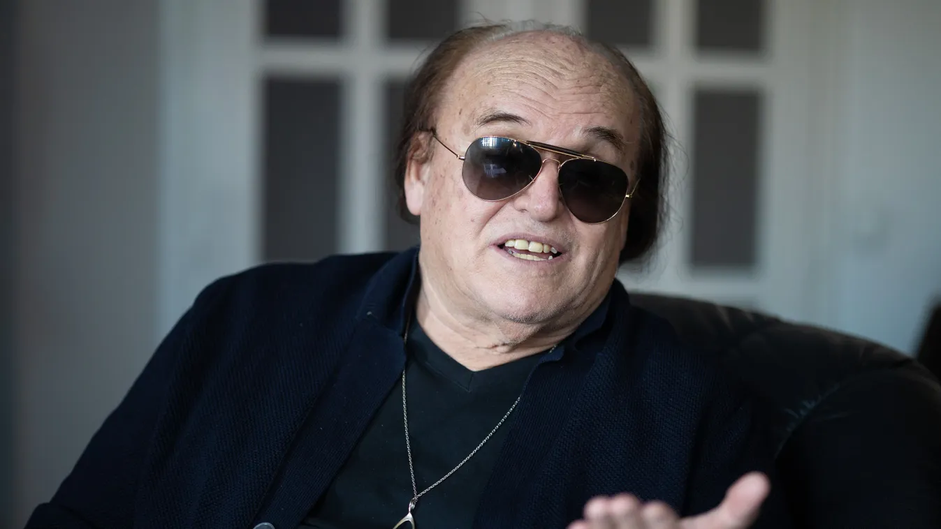 Kiderült, milyen típusú Ray-Ban szemüveget hord Frenreisz Károly
