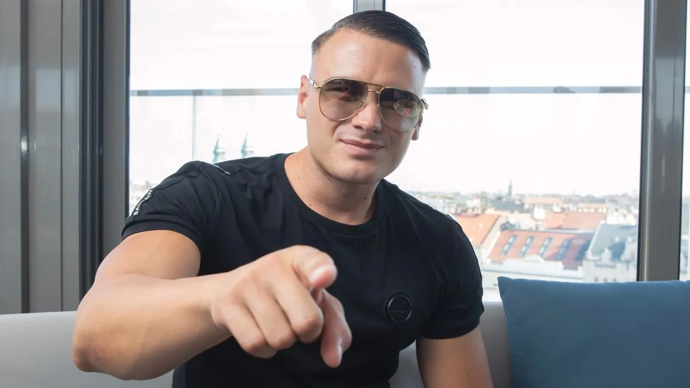 Gyanús jelek! Szakíthatott barátnőjével a TV2 kőgazdag sztárja