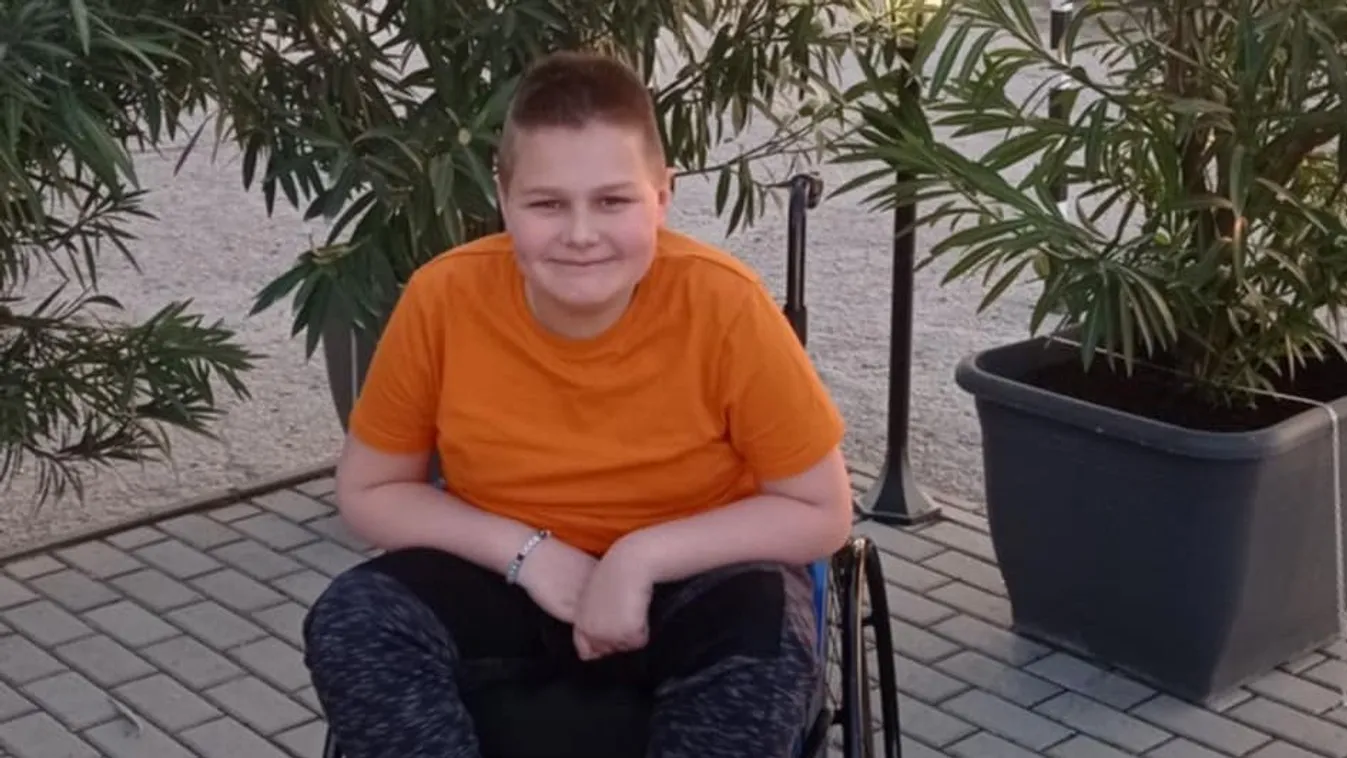 „Az az álmom, hogy meggyógyuljak!" – Utolsó pillanatig küzdenek szülei a súlyos beteg Patrikért