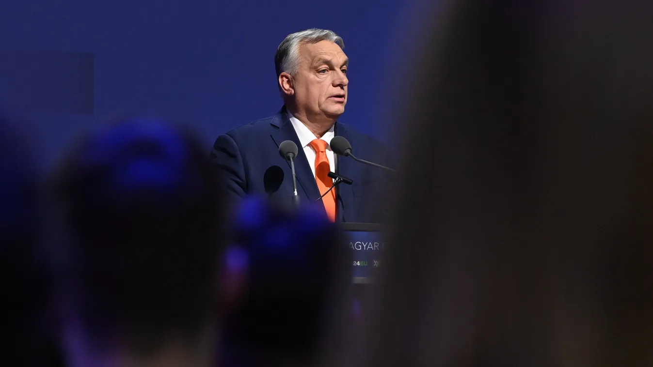 Orbán Viktor útja ide vezetett a bombariadókkal teli nap végén - Fotó!