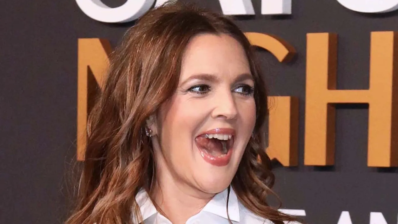 Kínos: Drew Barrymore és pasija nyilvánosan könnyítettek magukon