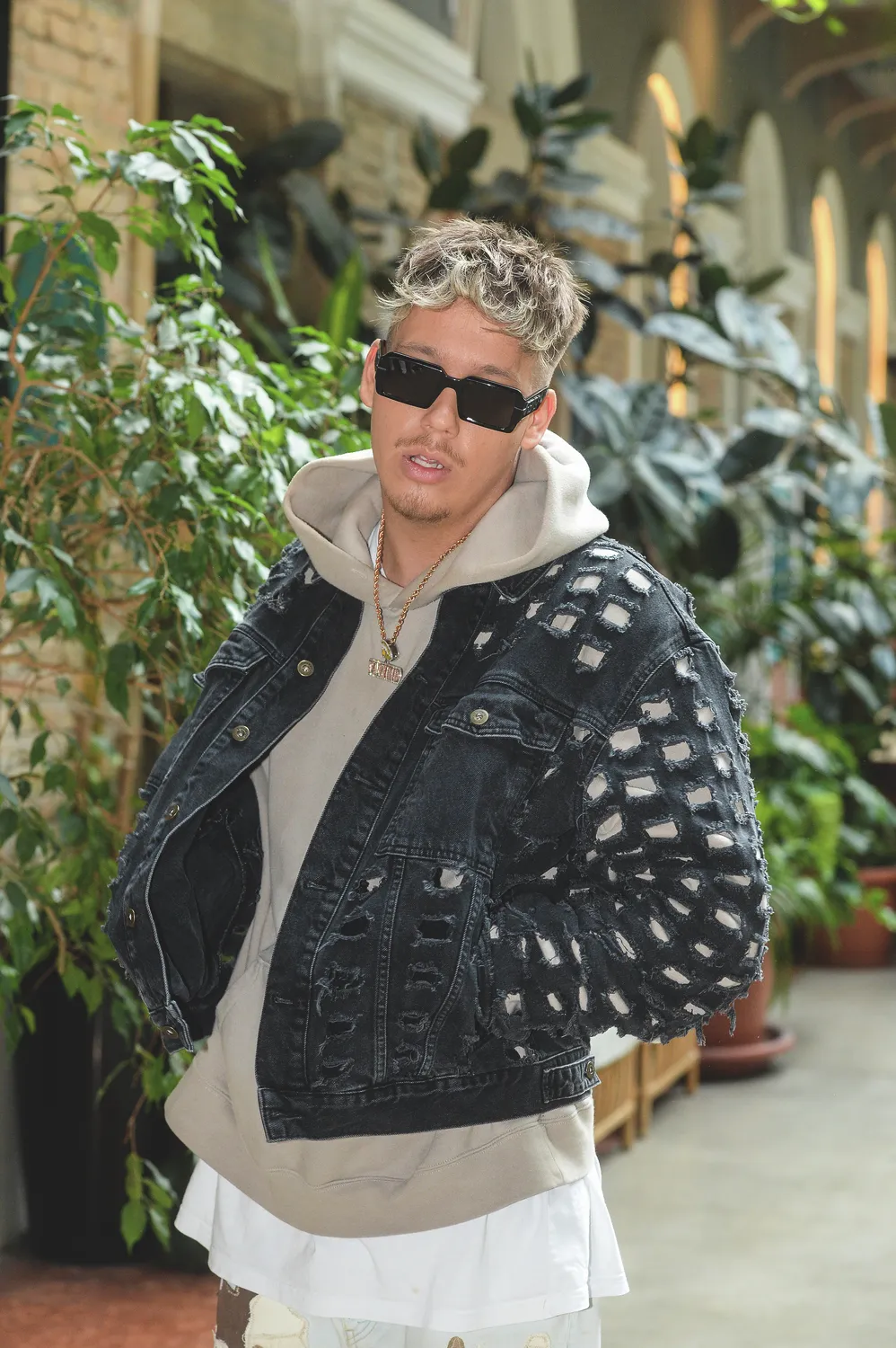 Manuel versenyezteti az előadókat