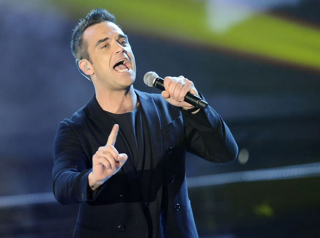 X-FACTOR ITALIAN TV SHOW FINAL Robbie Williams