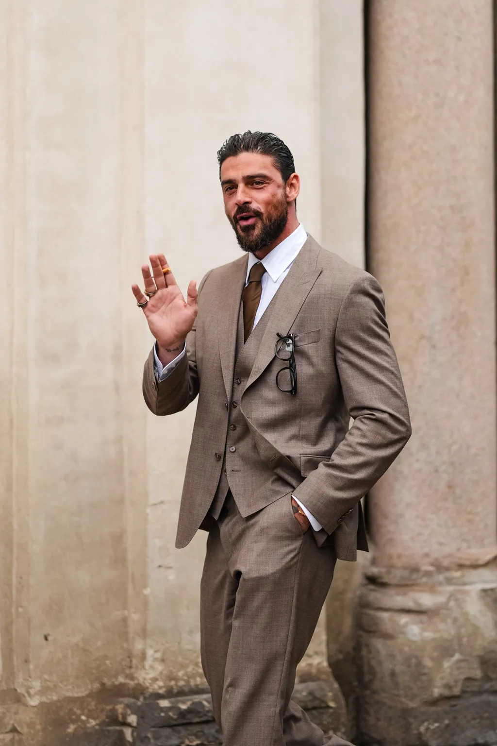 Street Style - Day 2 - Milan Fashion Week - Womenswear Spring/Summer 2025