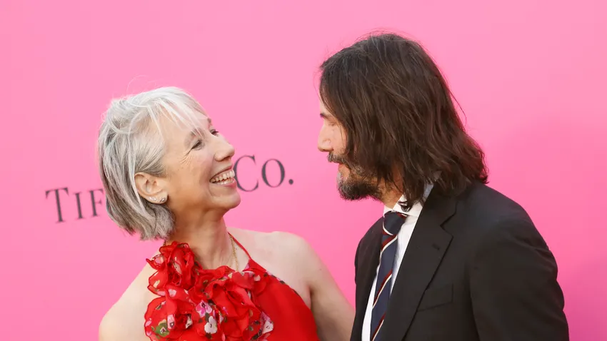 Kicsoda Keanu Reeves barátnője? Most megtudhatod!