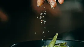 Túl sok sót eszünk, ami nagyon káros: mennyi a napi maximum és mivel lehet helyettesíteni? Íme a WHO álláspontja!